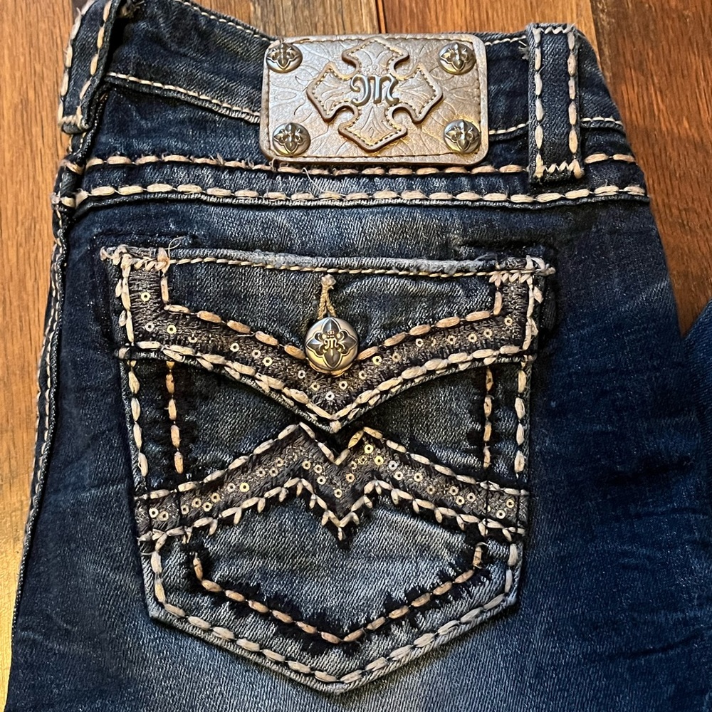 Miss Me Signature Cuffed Capri